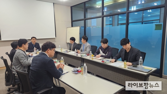 농촌진흥청과 ㈜카길애그리퓨리나는 22일 강원도 평창 ㈜카길애그리퓨리나 기술연구소에서 한우 번식우 영양 관리 공동연구 착수 회의를 개최했다.