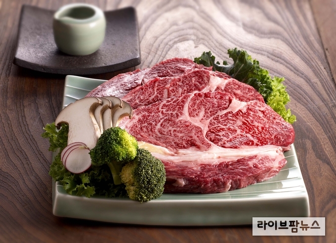 올레인산 함량이 높은 고지방 한우고기 섭취가 체지방 감소 및 심혈관 건강 개선에 긍정적 효과가 있다는 연구결과가 나왔다.