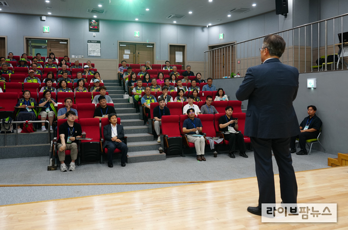 10일, 농정원과 한국노인인력개발원은 ‘농업ON 시니어 영농닥터 운영사업’의 원활한 수행을 위해 OT 및 교육을 추진했다. (제공=농림수산식품교육문화정보원)<br>
