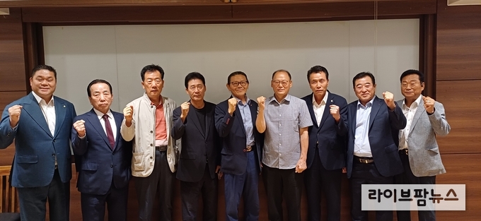 가축위생방역지원본부는 지난 15일, 서울에서 축산관련 생산자단체장을 초청해 간담회를 개최했다.