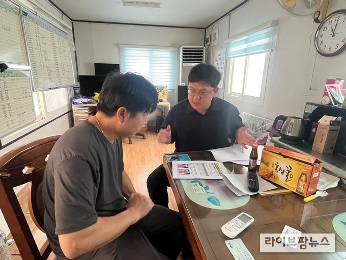 축산물품질평가원 부산울산경남지원은 17일 김해시 관내 한우 사육 농가를 대상으로 김해축협과 합동 컨설팅을 실시했다.