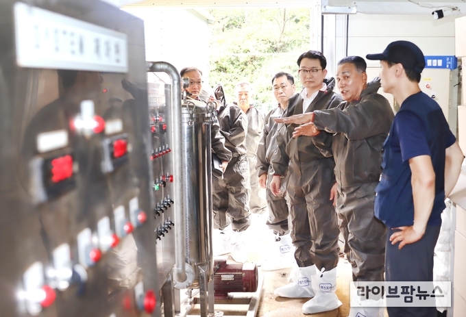 김종구 농림축산식품부 식량정책실장은 13일, 경상북도 성주에 위치한 용신영농조합법인과 성주축협을 방문, 저탄소 가축분뇨처리 위한 현장 의견을 청취했다.