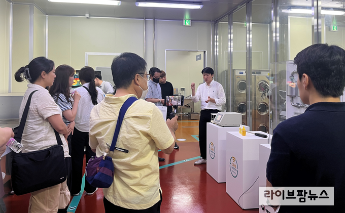 한국식품안전관리인증원 대전지원은 18일, 본원 해썹 체험관에서 중부 HACCP 협의회와 협력해 ‘스마트 해썹 활성화 설명회’를 개최했다.