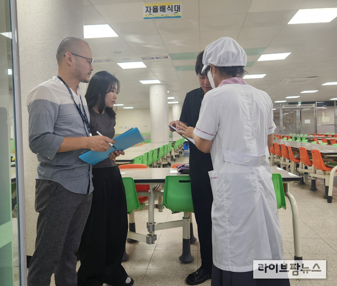 축산물품질평가원 부산울산경남지원은 지난 25일부터 29일까지 경상남도 진주시에 소재한 3개 학교를 대상으로 학교급식 축산물이력제 이행실태 점검을 실시했다.