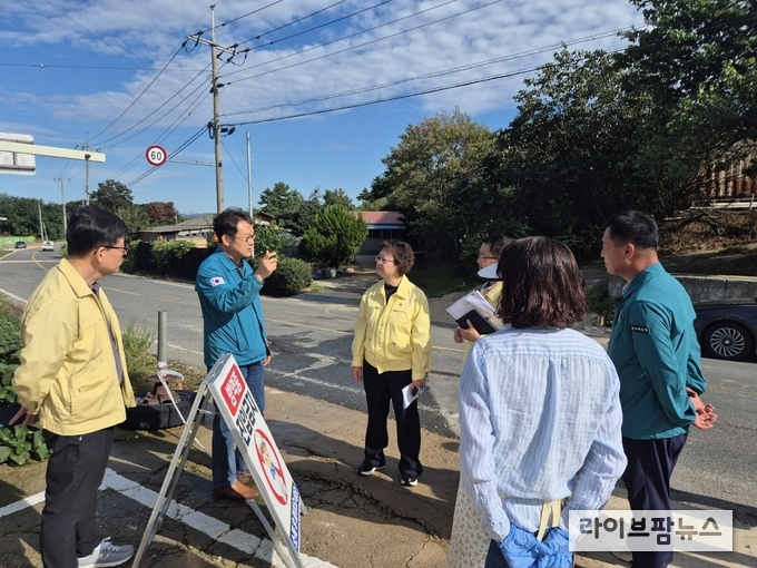 농림축산검역본부 김정희 본부장은 23일 전북특별자치도를 방문하여 조류인플루엔자 방역 추진 사항을 점검했다.